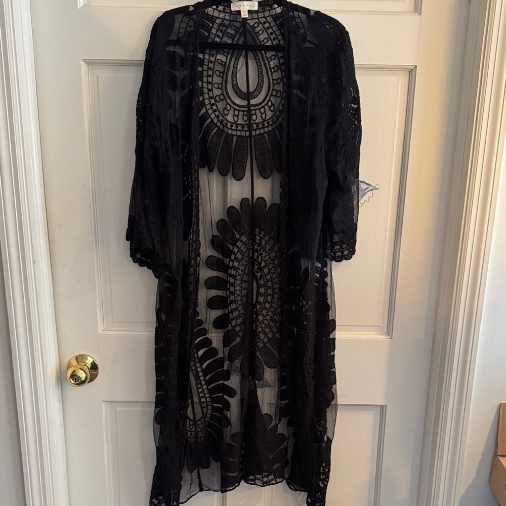 Adiva Black Floral Lace Sheer Kimono Robe